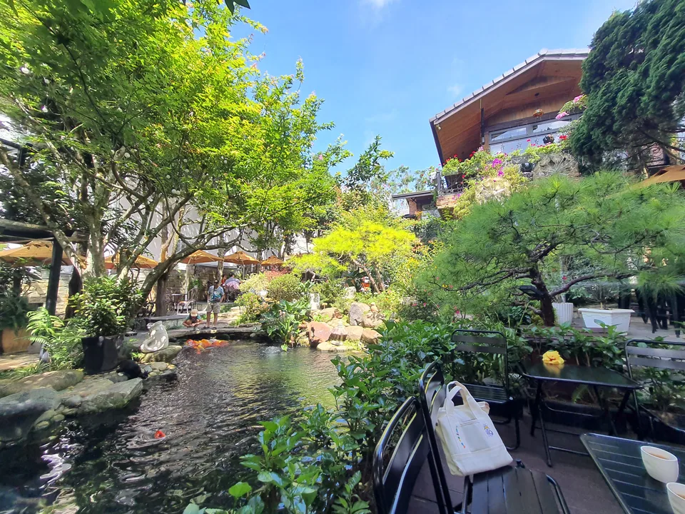 Sân thượng nhìn ra phố Đà Lạt từ ROY Villa